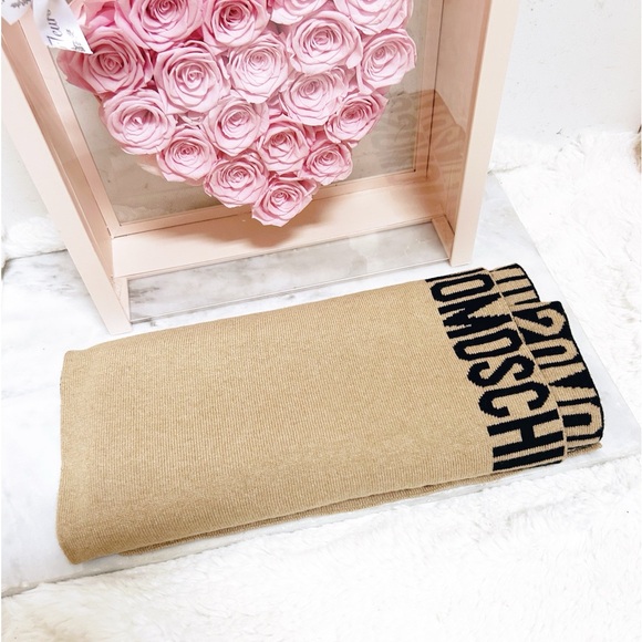 Authentic MOSCHiNO Wool & Cashmere Blend Tan and Black Logo Scarf - Picture 5 of 11